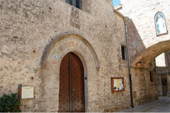 Majorana Centre (Directorate): entrance 
										to the San Rocco monastery