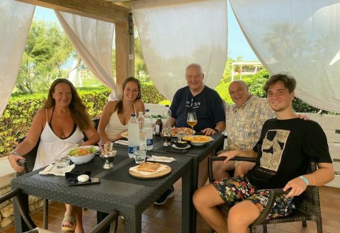 A family reunion with De Witt Sumners (centre) at the Baia dei Mulini Resort (Trapani). September 2022.
